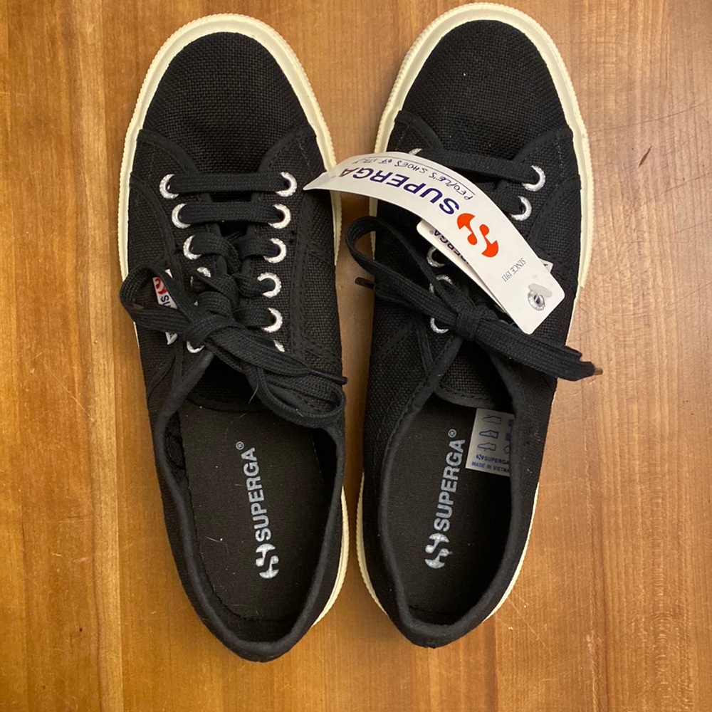 NWT Superga sneakers. Black.